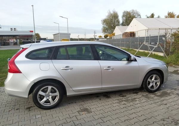 Volvo V60 cena 55000 przebieg: 64417, rok produkcji 2017 z Turek małe 154